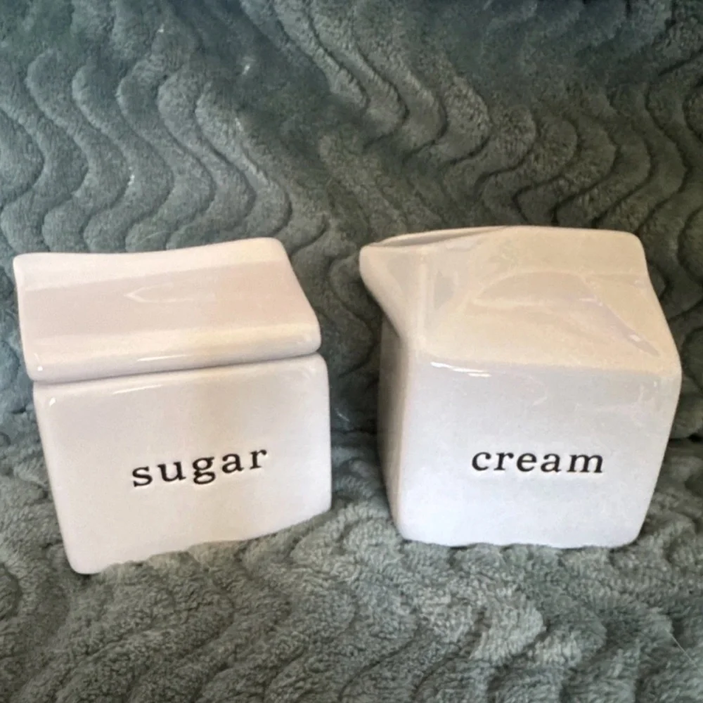 Crate&Barrel White Ceramic Creamer & Sugar Set with Lid, Glossy Finish